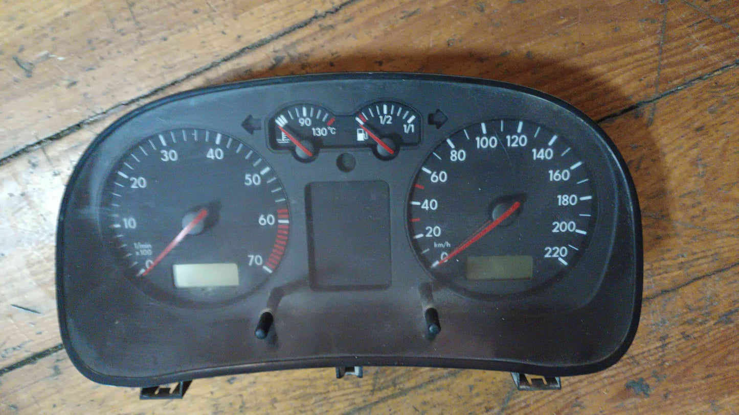 Quadrante / Painel de Instrumentos - VW GOLF IV (1J1) 2001