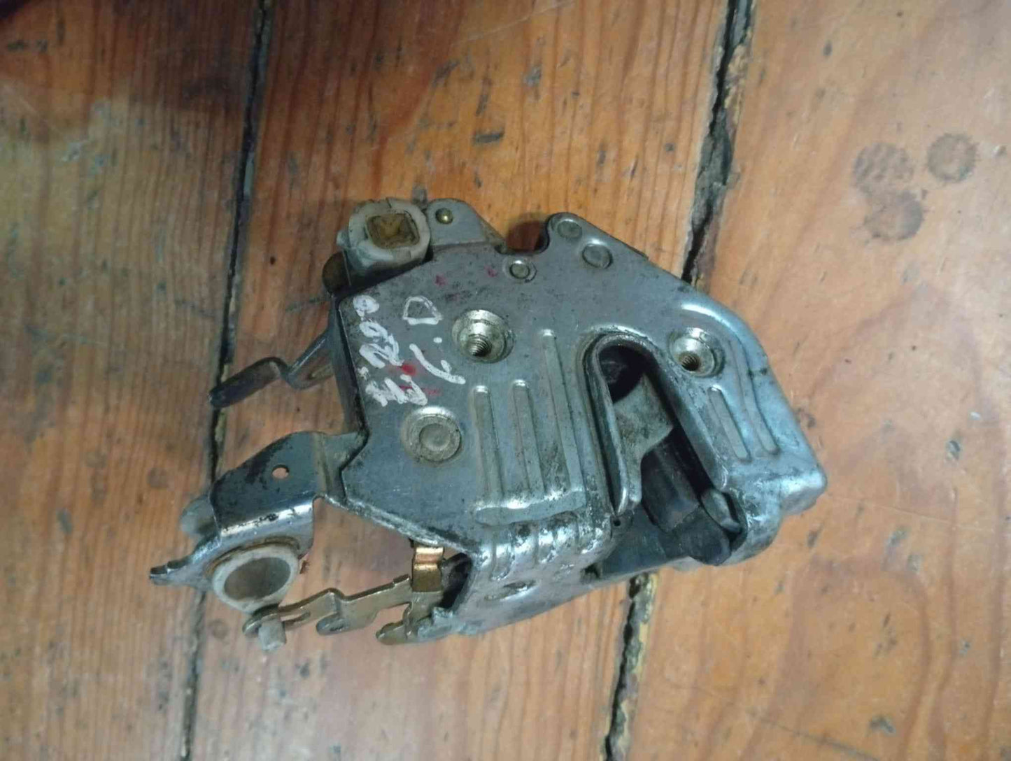 Fechadura / Fecho Porta Frente Direito - MERCEDES-BENZ 124 T-Model (S124) 1988