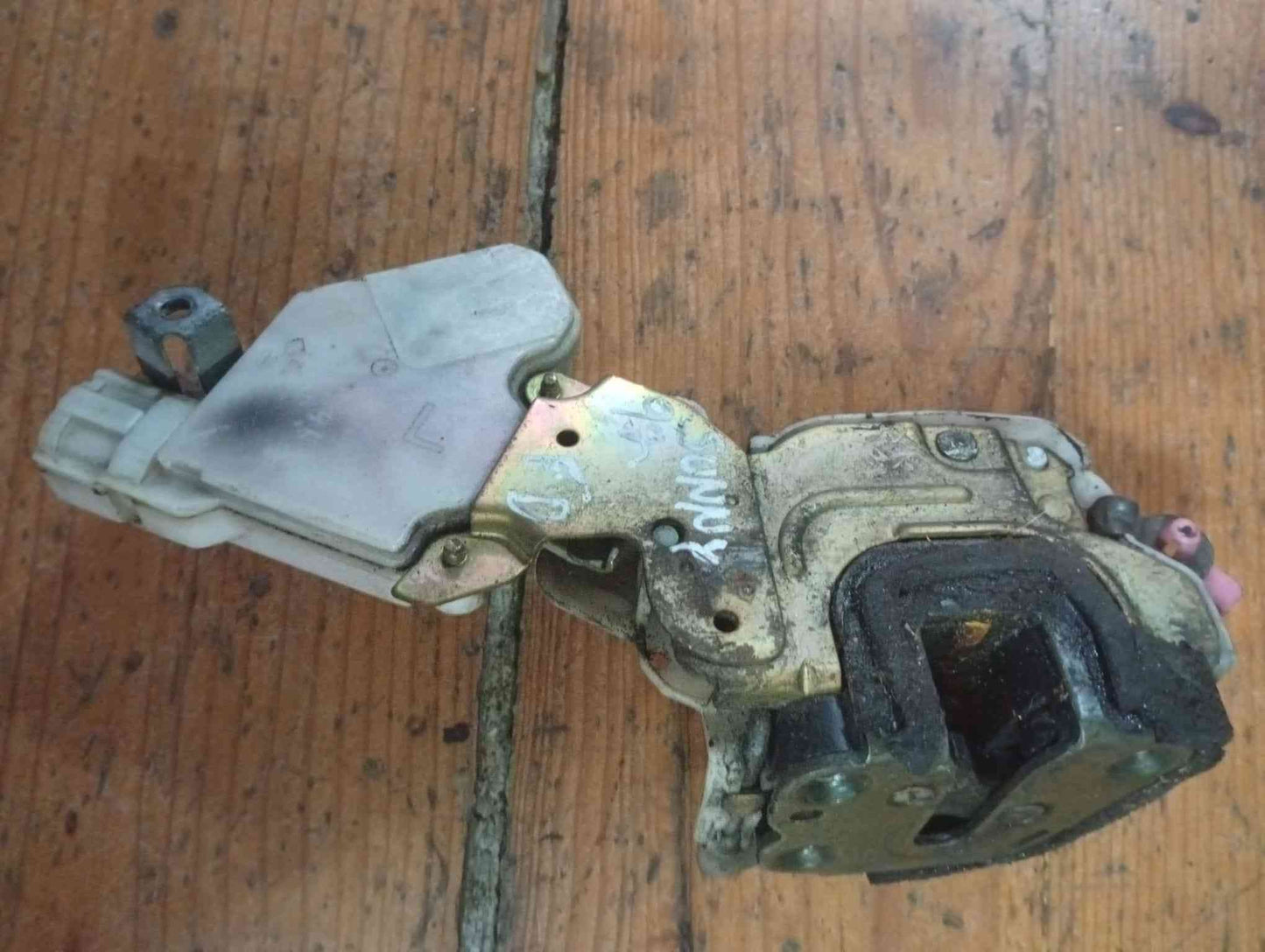 Fechadura / Fecho Porta Frente Direito - NISSAN SENTRA III (N14, B13) 1994