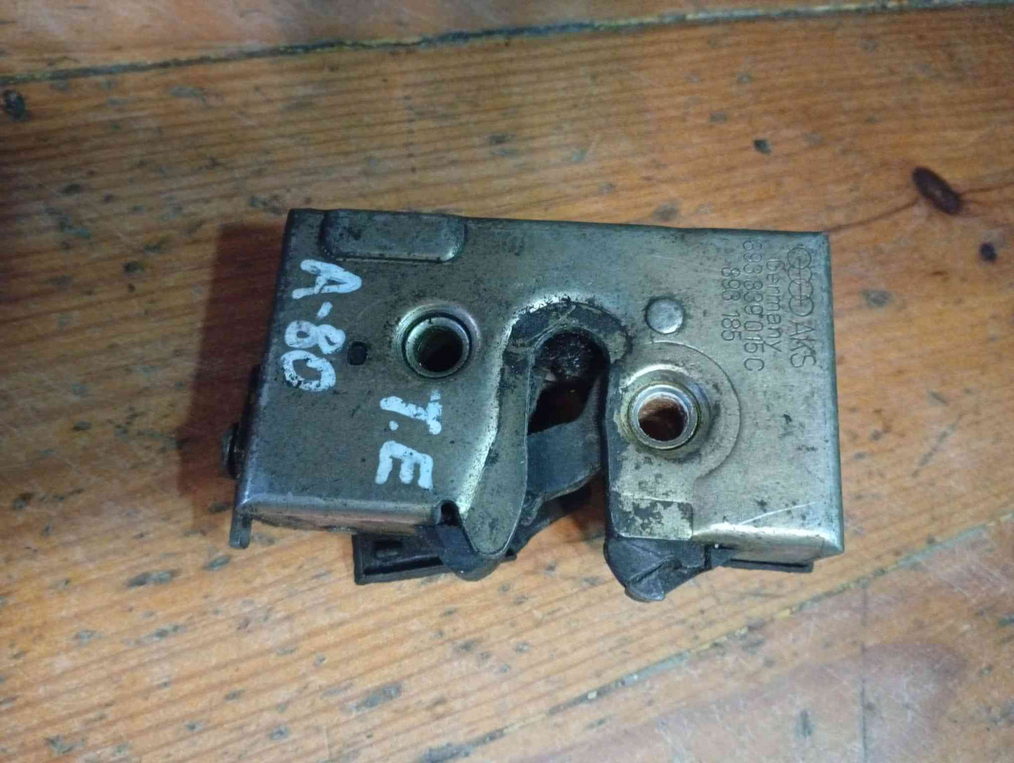 Fechadura / Fecho Porta Trás Esquerdo - AUDI 90 B3 (893, 894, 8A2) 1991