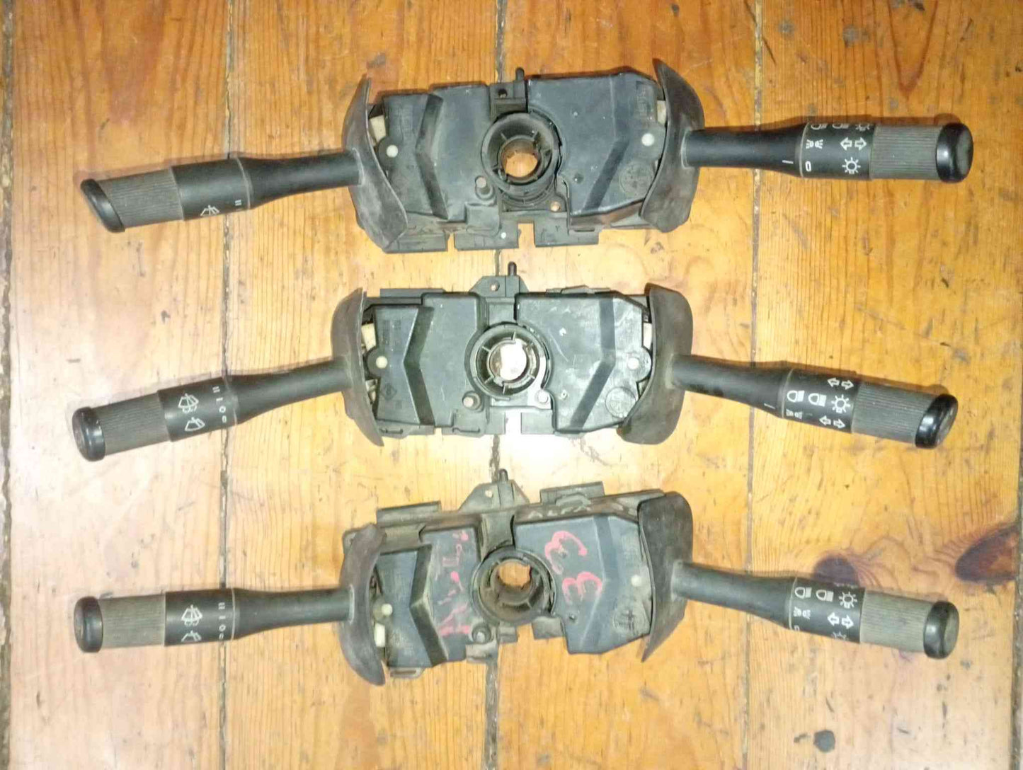 Conjunto / Manetes de Luzes e Limpa Vidros - ALFA ROMEO 33 (907_) 1990