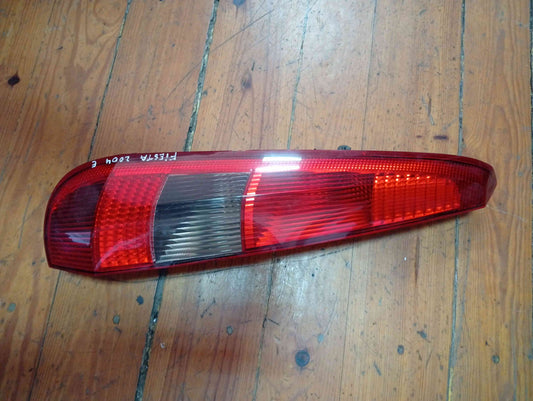 Farolim Esquerdo - FORD FIESTA V (JH_, JD_) 2004 1.4 TDCi (50 kW / 68 cv) [11.2001 - 06.2008]