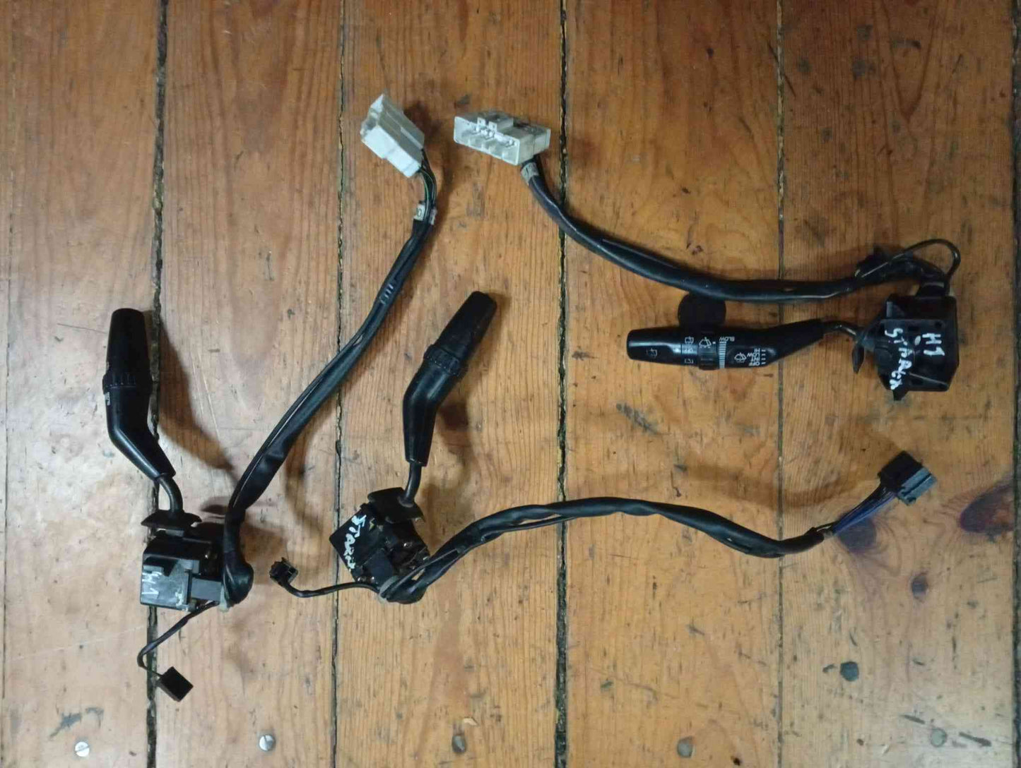 Conjunto / Manetes de Luzes e Limpa Vidros - HYUNDAI H-1 / STAREX Autocarro (A1) 1998