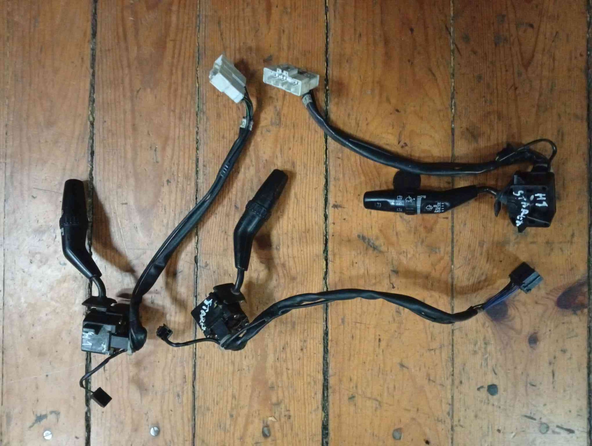 Conjunto / Manetes de Luzes e Limpa Vidros - HYUNDAI H-1 / STAREX Autocarro (A1) 1998