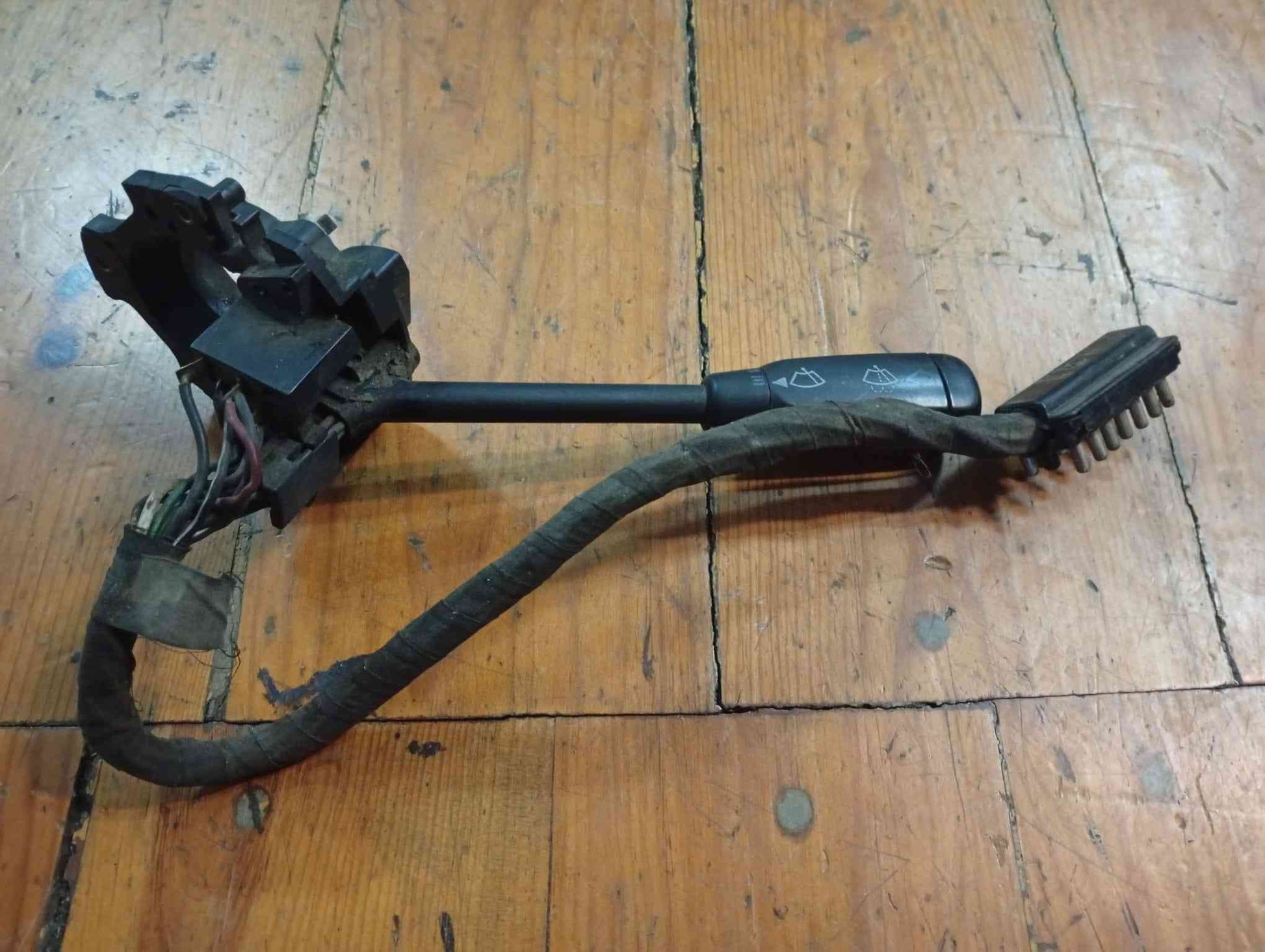 Conjunto / Manetes de Luzes e Limpa Vidros - BMW 5 (E34) 1993