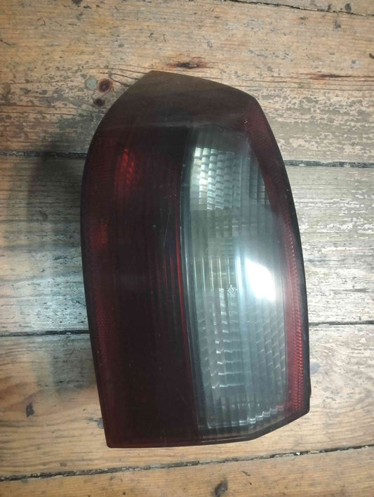 Farolim Esquerdo - RENAULT LAGUNA II (BG0/1_) 2004 1.9 dCi (BG05) (68 kW / 92 cv) [03.2004 - 05.2005]