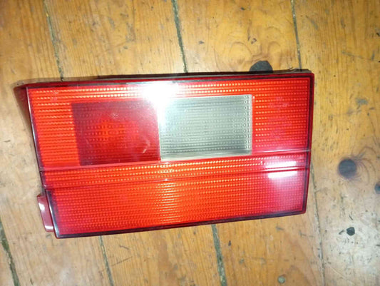 Farolim da Mala Direito - SEAT TOLEDO I (1L2) 1998