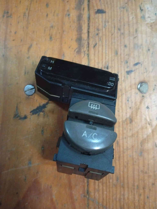 Display / Ecrã de Informações - TOYOTA COROLLA (_E10_) 1998