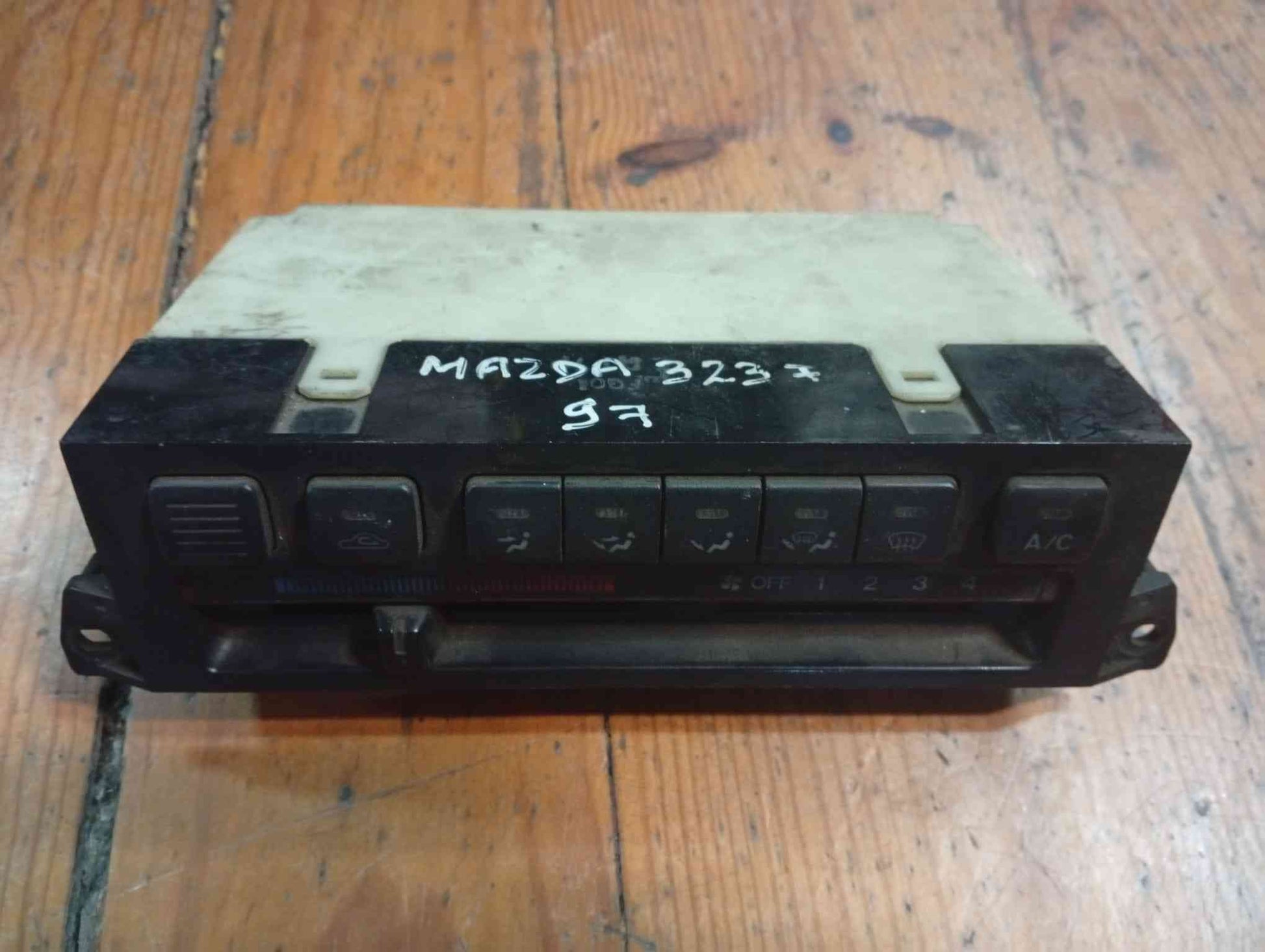 Comando Chauffage / Sofagem - MAZDA 323 F V (BA) 1997
