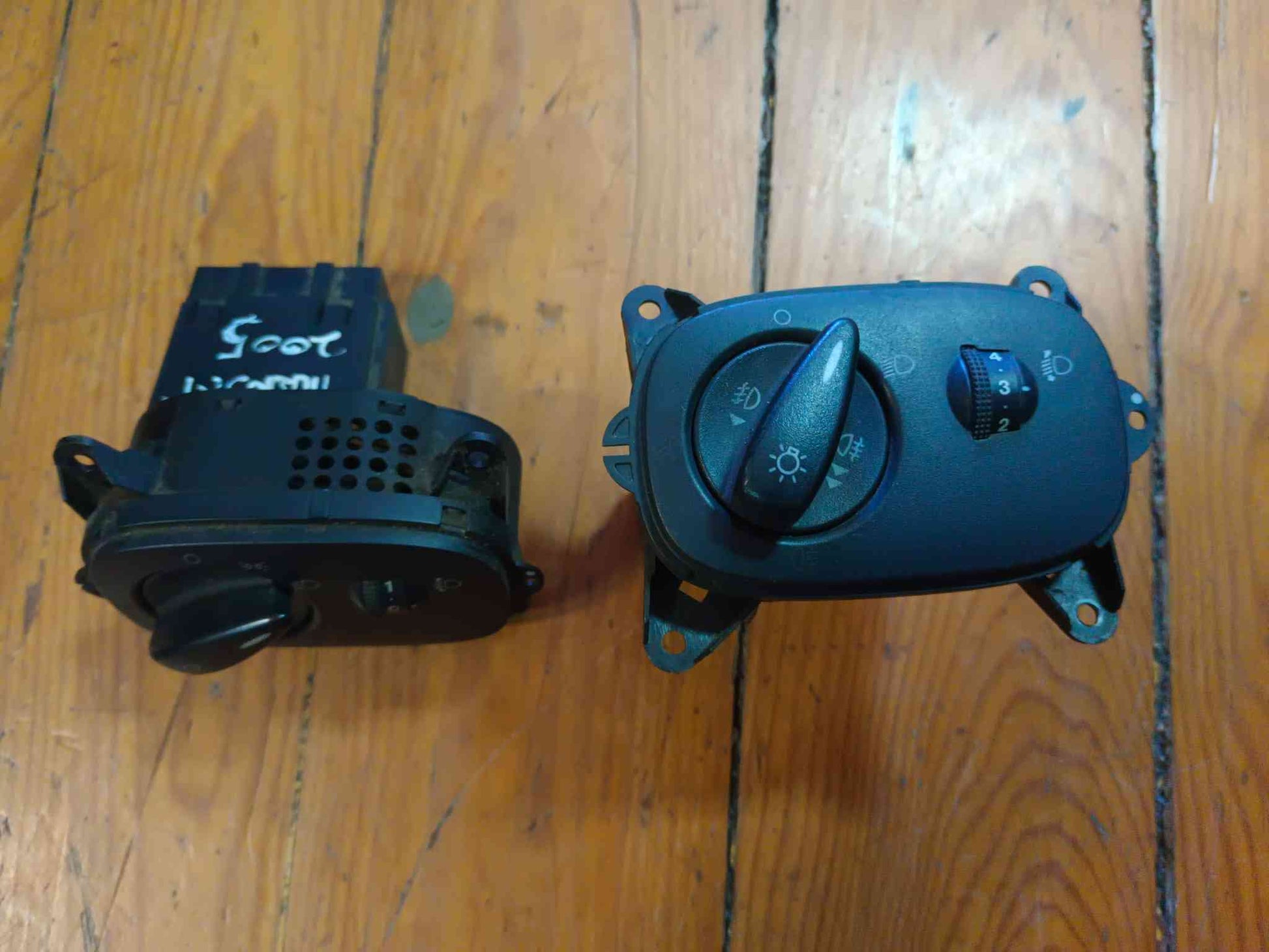 Botão / Interruptor Luzes - FORD TRANSIT Autocarro (FD_ _, FB_ _, FS_ _, FZ_ _, FC_ _) 2006