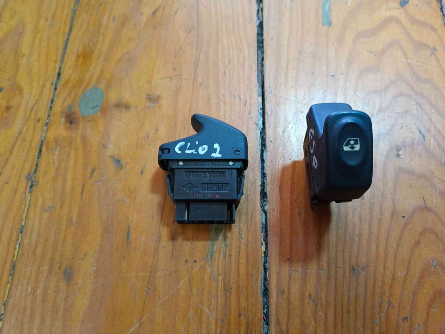 Comando / Botão / Interruptor Vidros Frente Esquerdo - RENAULT CLIO II (BB_, CB_) 1999