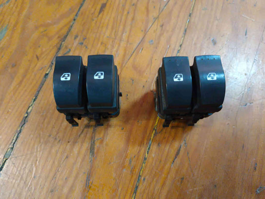 Comando / Botão / Interruptor Vidros Frente Esquerdo - RENAULT MEGANE II (BM0/1_, CM0/1_) 2002