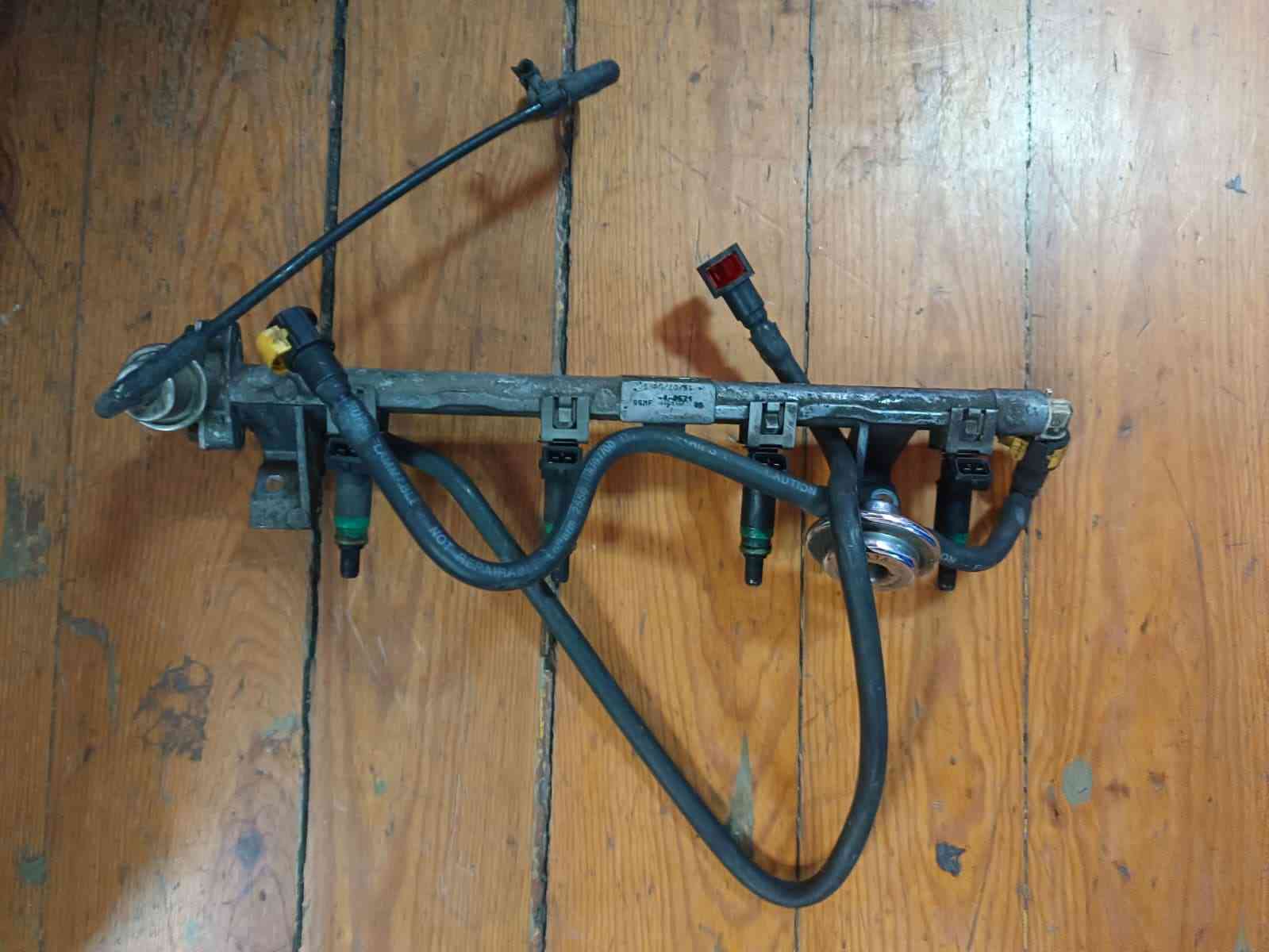 Régua de Injetores - FORD FOCUS I (DAW, DBW) 1999