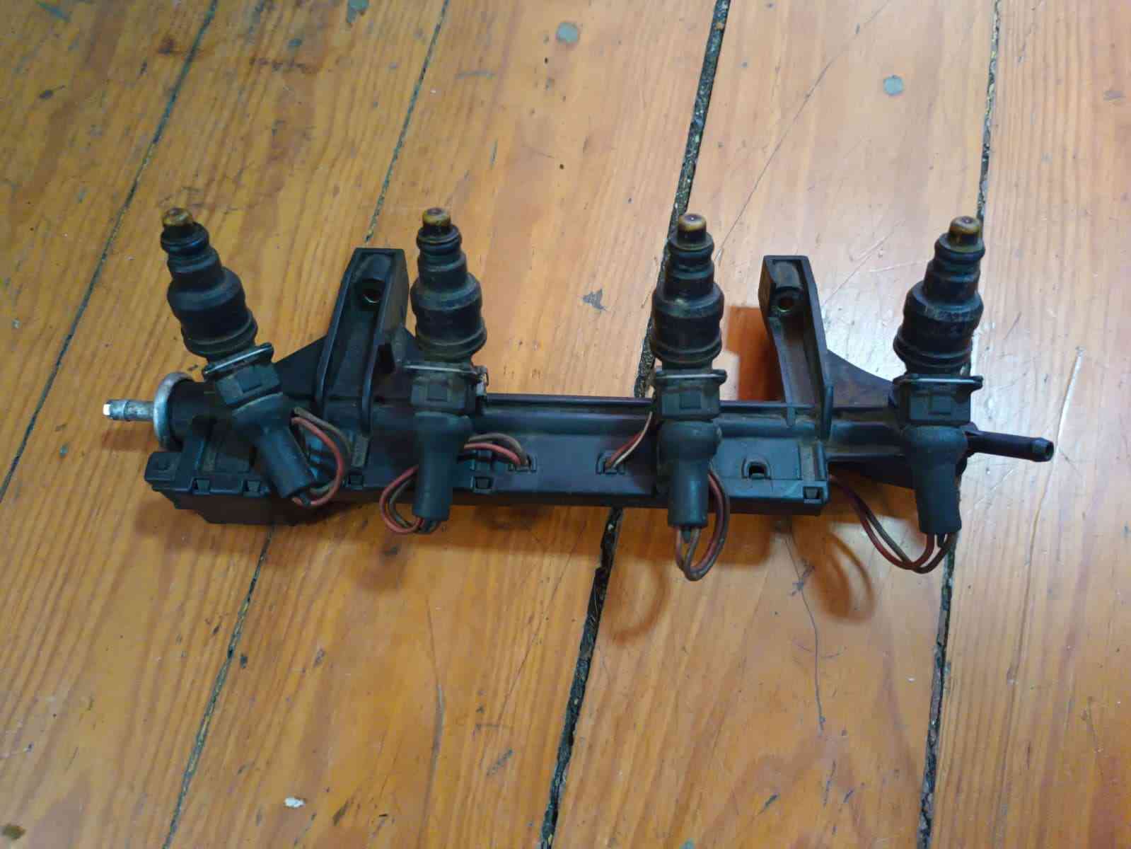 Régua de Injetores - VW GOLF II (19E, 1G1) 1990