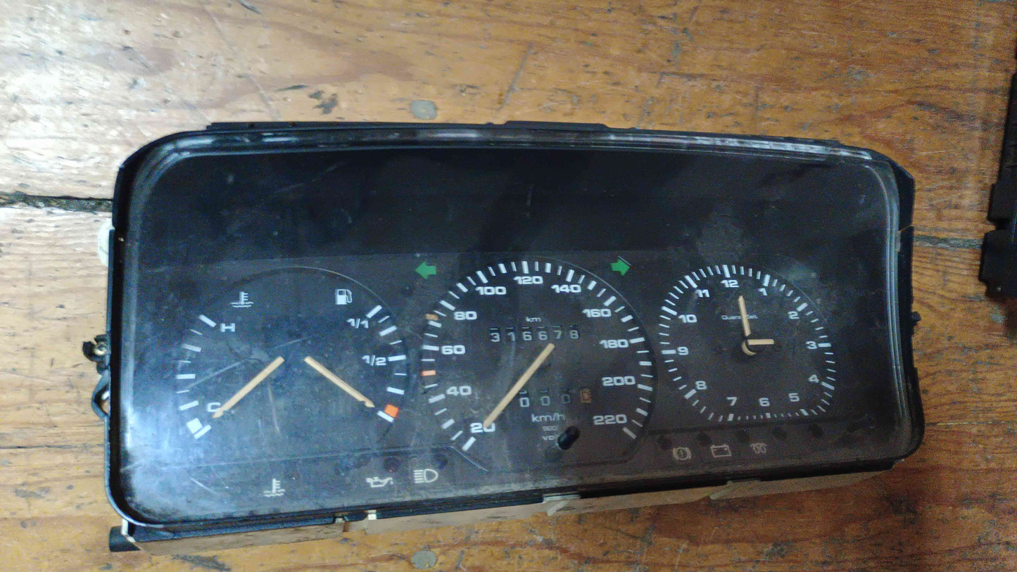Quadrante / Painel de Instrumentos - VW PASSAT B3/B4 (3A2, 35I) 1992