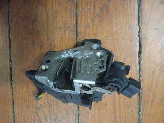 Fechadura / Fecho Porta Frente Esquerdo - MERCEDES-BENZ E-CLASS (W210) 2000