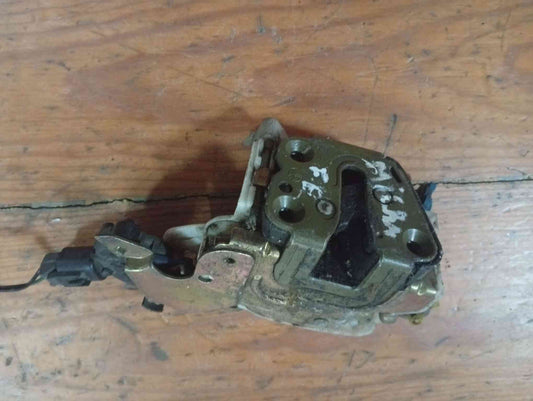 Fechadura / Fecho Porta Frente Esquerdo - NISSAN MICRA II (K11) 1996