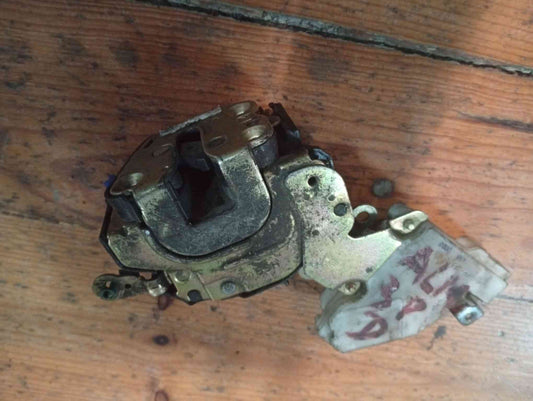 Fechadura / Fecho Porta Direito - NISSAN ALMERA I (N15) 2000