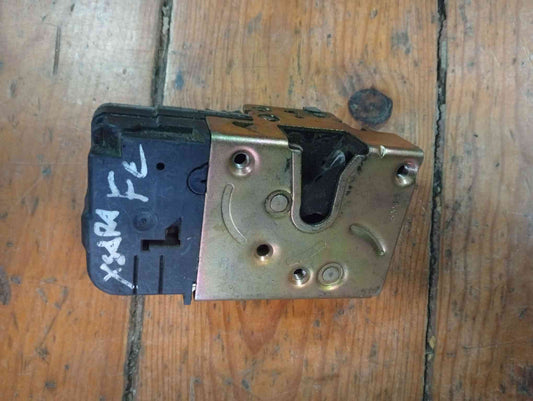 Fechadura / Fecho Porta Frente Esquerdo - CITROËN XSARA (N1) 1999