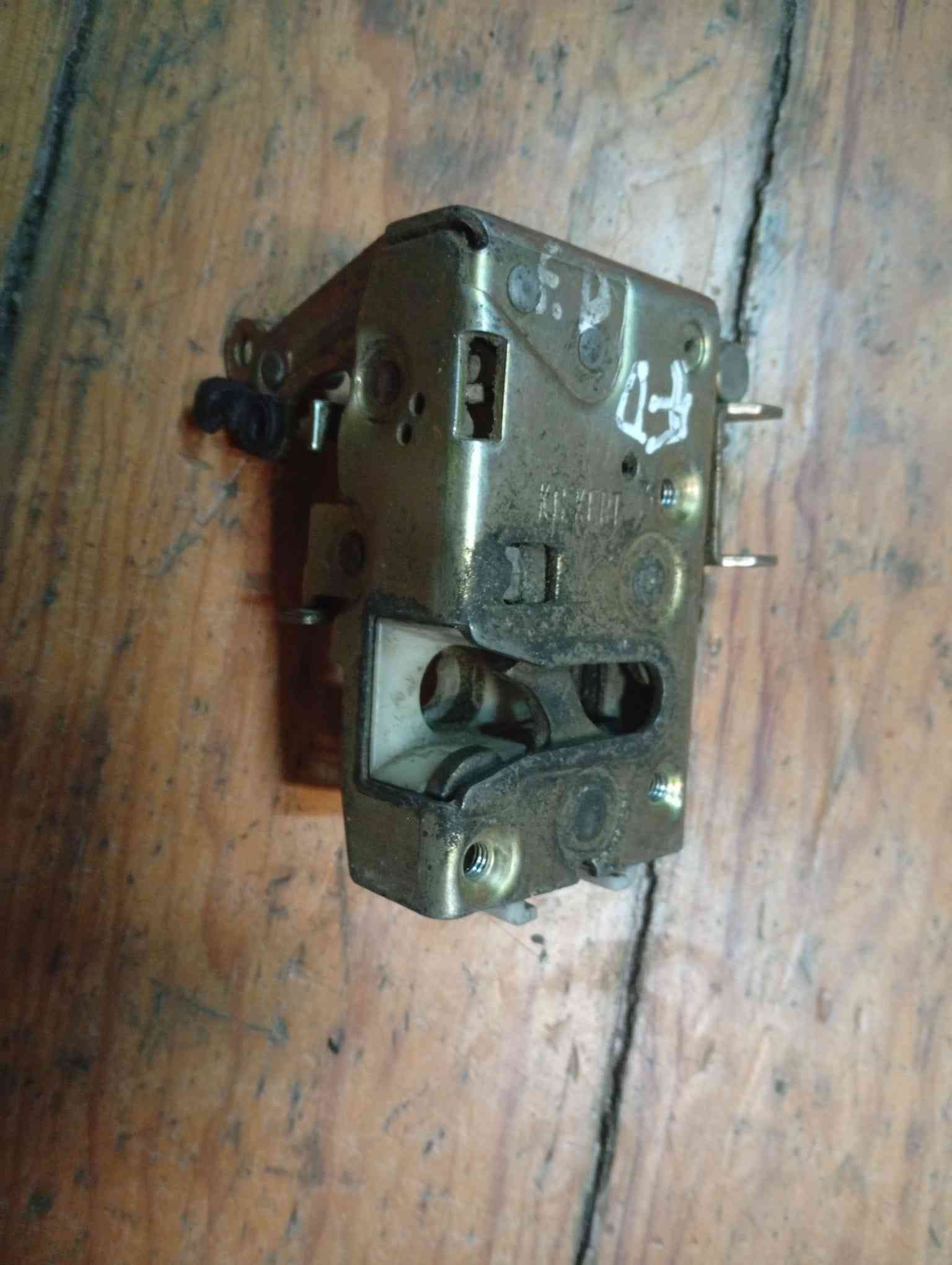 Fechadura / Fecho Porta Frente Direito - CITROËN SAXO (S0, S1) 1996