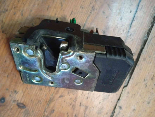 Fechadura / Fecho Porta Esquerdo - OPEL CORSA C (X01) 2001
