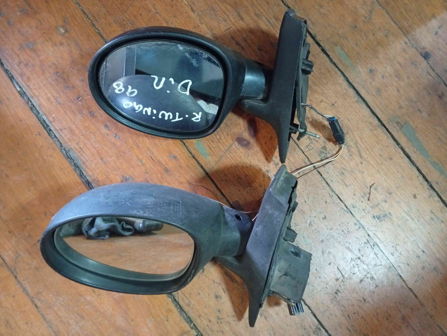 Espelho Retrovisor Esquerdo - RENAULT TWINGO I (C06_) 1995 1.2 (C063, C064) (40 kW / 55 cv) [03.1993 - 10.1996]