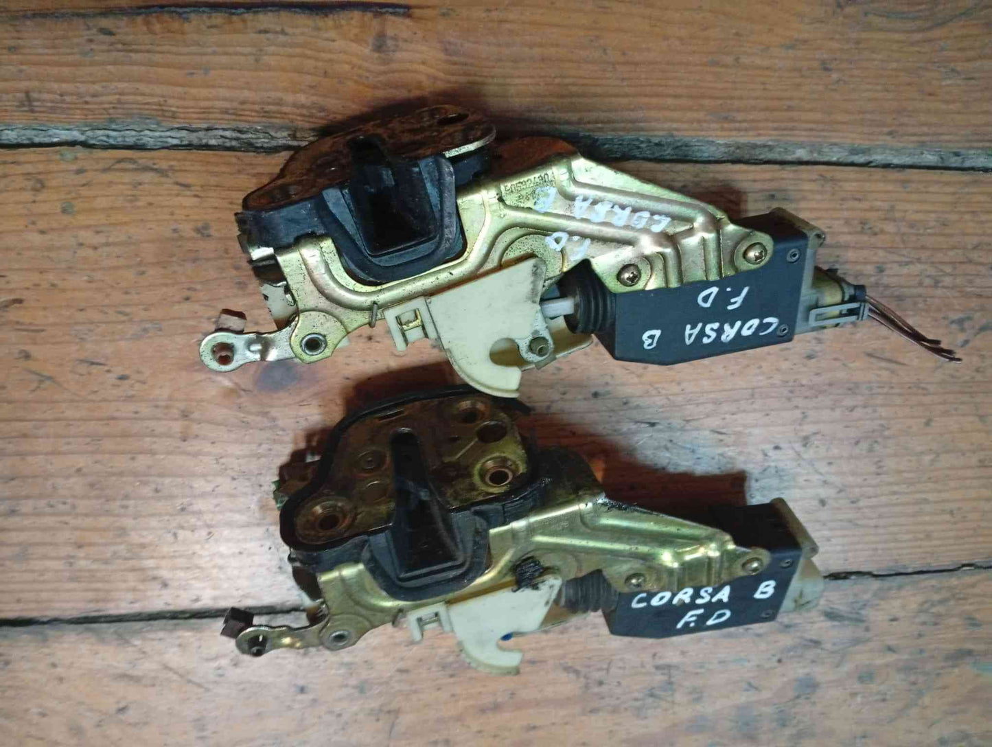 Fechadura / Fecho Porta Frente Direito - OPEL CORSA B (S93) 1994
