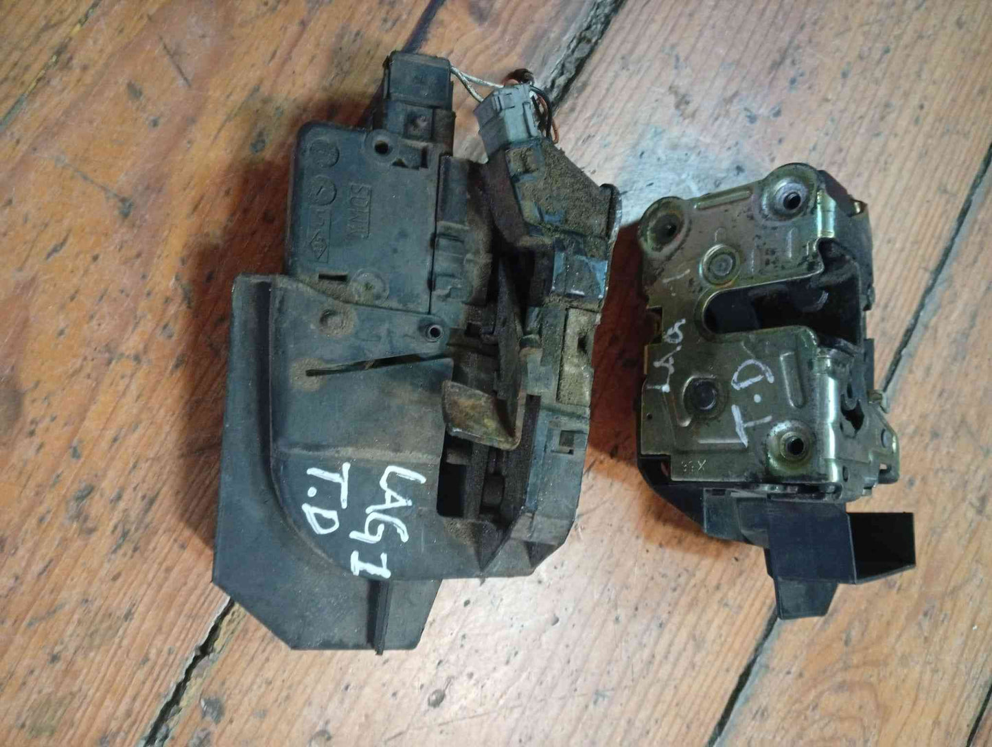 Fechadura / Fecho Porta Trás Direito - RENAULT LAGUNA I (B56_, 556_) 1998