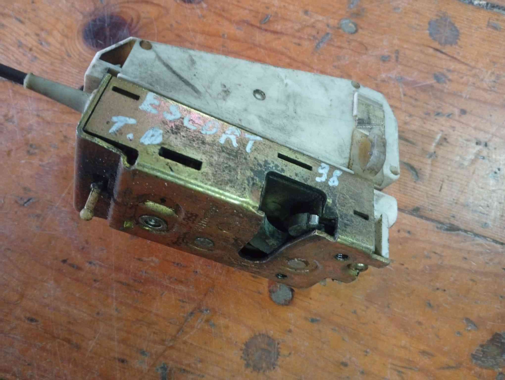 Fechadura / Fecho Porta Trás Direito - FORD ESCORT VI Caixa/Combi (AVL) 1997