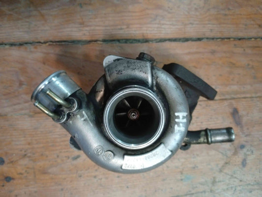 Turbo - HYUNDAI H-1 Camião de plataforma/chassis 2000